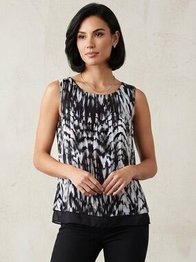 Violet & Claire Sleeveless Blouse